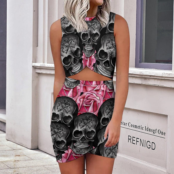 Show off Your Bad-Girl Confidence With This Stylish Women's Black Skull Pink Roses Navel-Baring Dress